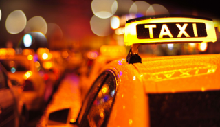 Kinh nghiệm đi taxi bỏ túi dành cho hành khách